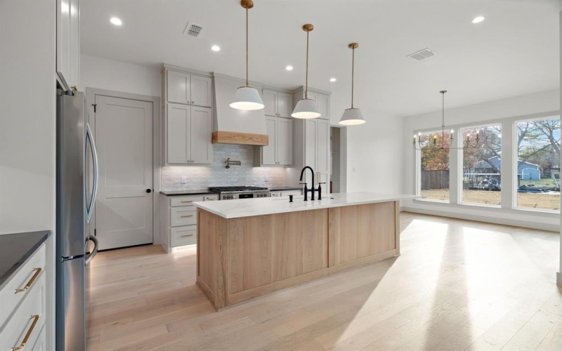 3812 E Port Ridglea Court, Granbury, TX 76049, 4 Bedrooms Bedrooms, ,3 BathroomsBathrooms,Residential,For Sale,3812 E Port Ridglea Court,0,21135000