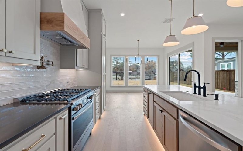 3812 E Port Ridglea Court, Granbury, TX 76049, 4 Bedrooms Bedrooms, ,3 BathroomsBathrooms,Residential,For Sale,3812 E Port Ridglea Court,0,21135000