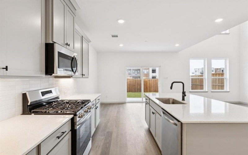 3734 Pierce Lane, Grand Prairie, TX 75052, 2 Bedrooms Bedrooms, ,2 BathroomsBathrooms,Residential,For Sale,3734 Pierce Lane,0,21135124