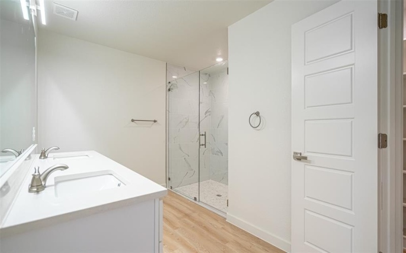 924 Bosque River Drive, Granbury, TX 76048, 3 Bedrooms Bedrooms, ,2 BathroomsBathrooms,Residential,For Sale,924 Bosque River Drive,0,21135228