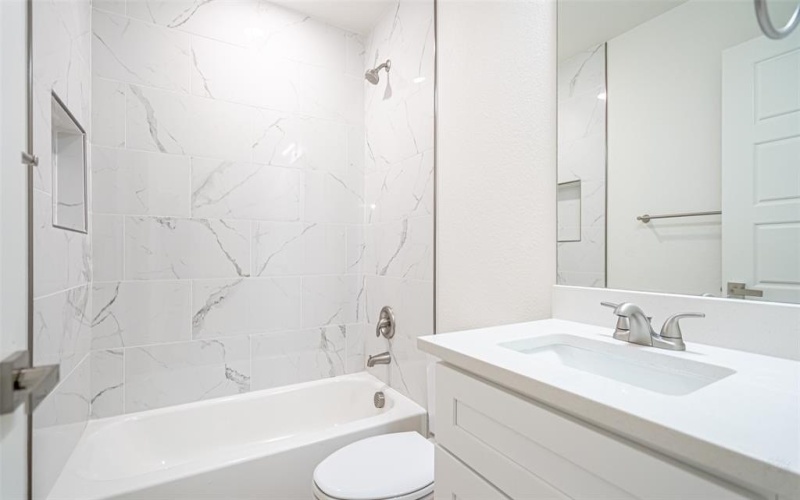 924 Bosque River Drive, Granbury, TX 76048, 3 Bedrooms Bedrooms, ,2 BathroomsBathrooms,Residential,For Sale,924 Bosque River Drive,0,21135228