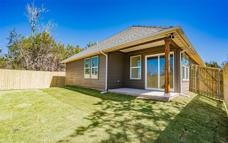 924 Bosque River Drive, Granbury, TX 76048, 3 Bedrooms Bedrooms, ,2 BathroomsBathrooms,Residential,For Sale,924 Bosque River Drive,0,21135228