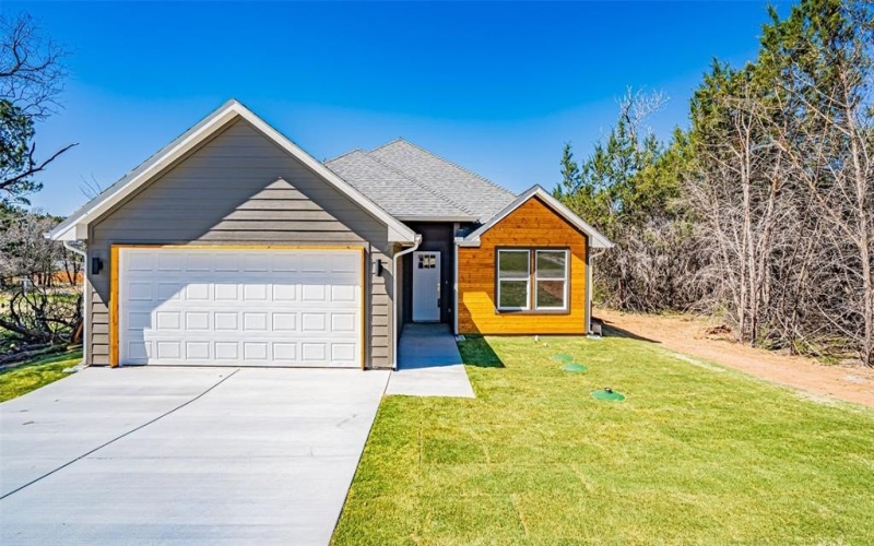 924 Bosque River Drive, Granbury, TX 76048, 3 Bedrooms Bedrooms, ,2 BathroomsBathrooms,Residential,For Sale,924 Bosque River Drive,0,21135228