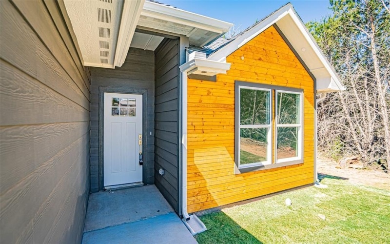 924 Bosque River Drive, Granbury, TX 76048, 3 Bedrooms Bedrooms, ,2 BathroomsBathrooms,Residential,For Sale,924 Bosque River Drive,0,21135228