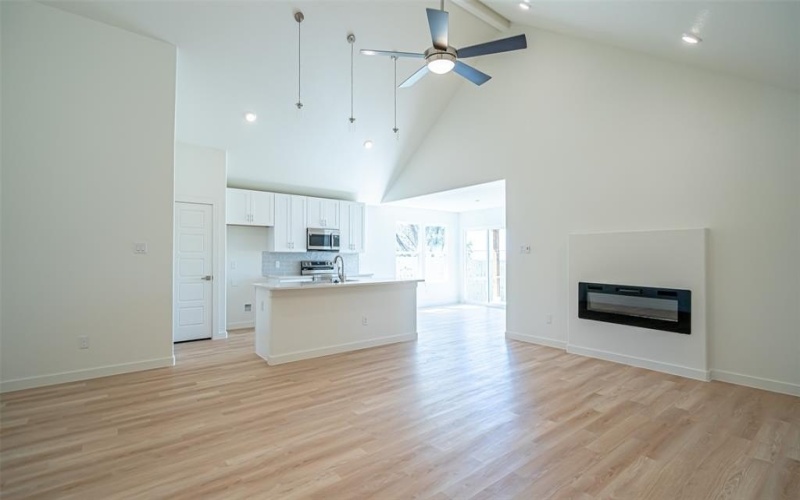 924 Bosque River Drive, Granbury, TX 76048, 3 Bedrooms Bedrooms, ,2 BathroomsBathrooms,Residential,For Sale,924 Bosque River Drive,0,21135228