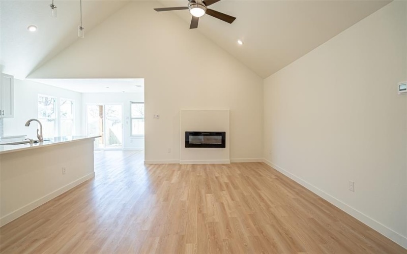 924 Bosque River Drive, Granbury, TX 76048, 3 Bedrooms Bedrooms, ,2 BathroomsBathrooms,Residential,For Sale,924 Bosque River Drive,0,21135228