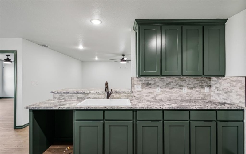 303 E Bois D Arc, Nocona, TX 76255, 3 Habitaciones Habitaciones , ,2 BañosBaños,Residential,En Venta,303 E Bois D Arc,0,21135257