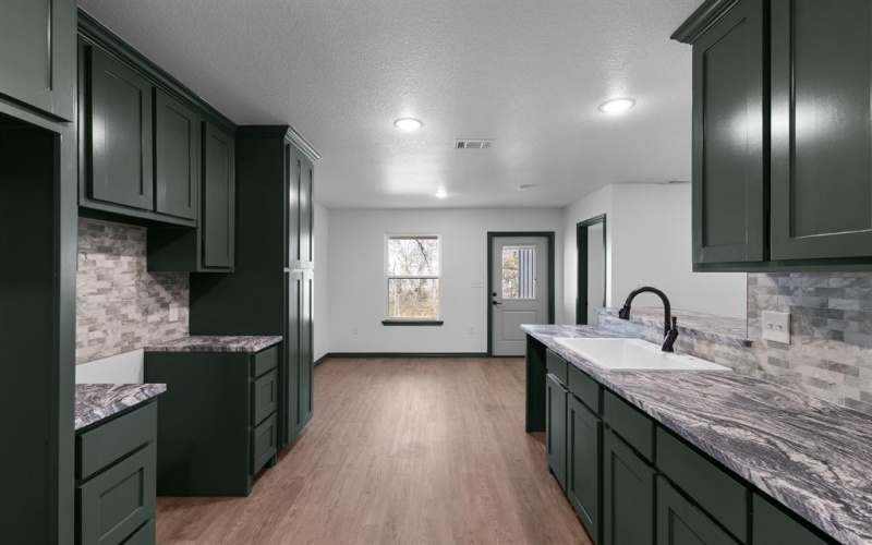 303 E Bois D Arc, Nocona, TX 76255, 3 Habitaciones Habitaciones , ,2 BañosBaños,Residential,En Venta,303 E Bois D Arc,0,21135257