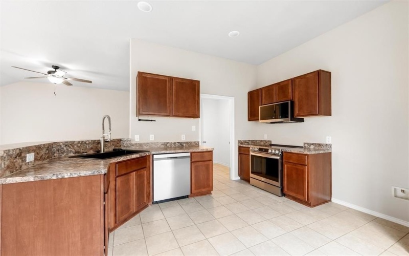 1627 Tanglewood Drive, Azle, TX 76020, 3 Bedrooms Bedrooms, ,2 BathroomsBathrooms,Residential,For Sale,1627 Tanglewood Drive,0,21135376