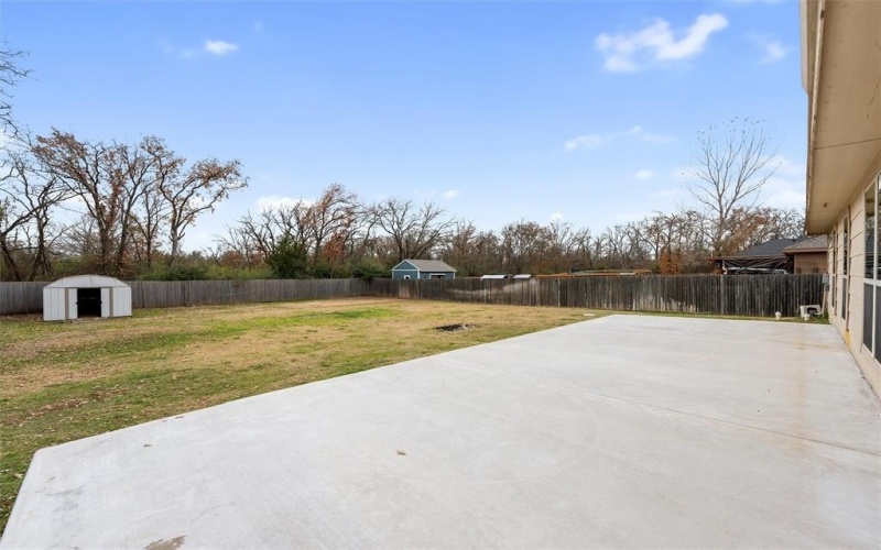 1627 Tanglewood Drive, Azle, TX 76020, 3 Bedrooms Bedrooms, ,2 BathroomsBathrooms,Residential,For Sale,1627 Tanglewood Drive,0,21135376