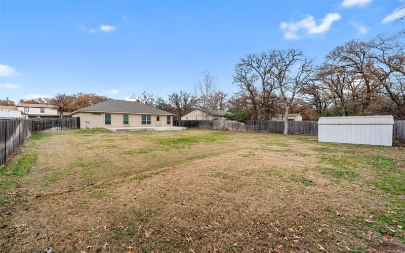 1627 Tanglewood Drive, Azle, TX 76020, 3 Bedrooms Bedrooms, ,2 BathroomsBathrooms,Residential,For Sale,1627 Tanglewood Drive,0,21135376