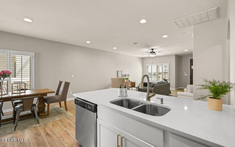 664 Paseo Musical Street, El Paso, TX 79928, 3 Habitaciones Habitaciones , ,2 BañosBaños,Residential,En Venta,664 Paseo Musical Street,0,935341