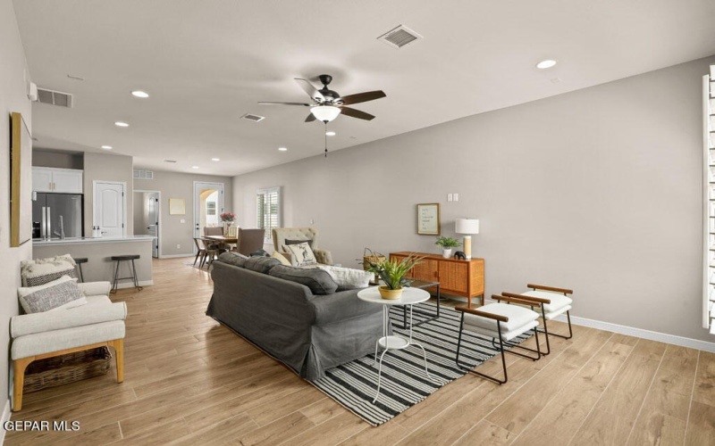 664 Paseo Musical Street, El Paso, TX 79928, 3 Habitaciones Habitaciones , ,2 BañosBaños,Residential,En Venta,664 Paseo Musical Street,0,935341