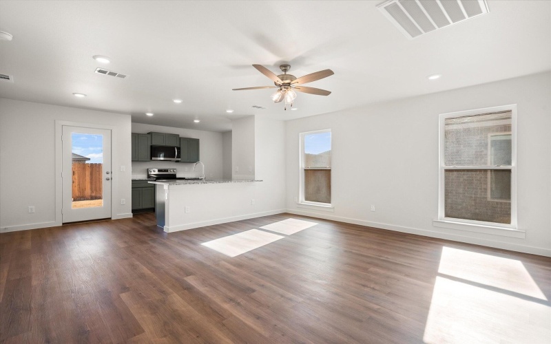 1604 N Clinton Avenue, Lubbock, TX 79416, 2 Habitaciones Habitaciones , ,2 BañosBaños,Residential,En Venta,1604 N Clinton Avenue,0,202564328