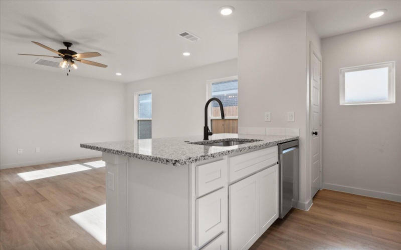 1603 N Clinton Avenue, Lubbock, TX 79416, 2 Habitaciones Habitaciones , ,2 BañosBaños,Residential,En Venta,1603 N Clinton Avenue,0,202564329