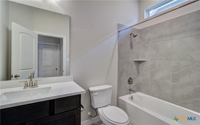 836 Little Pebble, New Braunfels, TX 78130, 4 Bedrooms Bedrooms, ,3 BathroomsBathrooms,Residential,For Sale,836 Little Pebble,0,600362