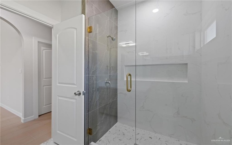 3900 Zenker Avenue, McAllen, TX 78504, 4 Habitaciones Habitaciones , ,2 BañosBaños,Residential,En Venta,3900 Zenker Avenue,0,490452