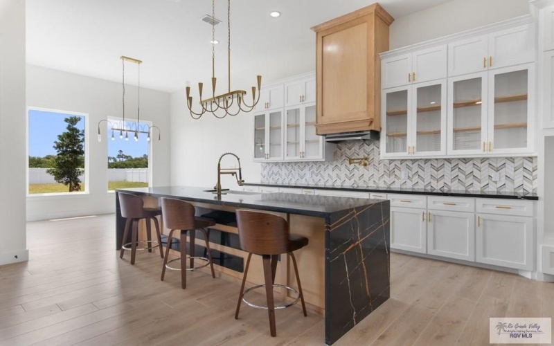 1305 THACKER LANE, HARLINGEN, TX 78552, 4 Habitaciones Habitaciones , ,3 BañosBaños,Residential,En Venta,1305 THACKER LANE,0,29763218