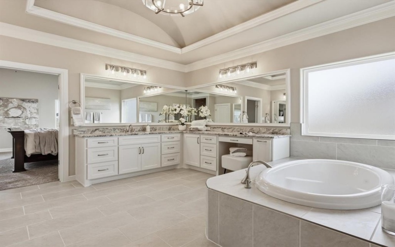 2168 Middlewood Circle, Granbury, TX 76049, 4 Bedrooms Bedrooms, ,3 BathroomsBathrooms,Residential,For Sale,2168 Middlewood Circle,0,21115543