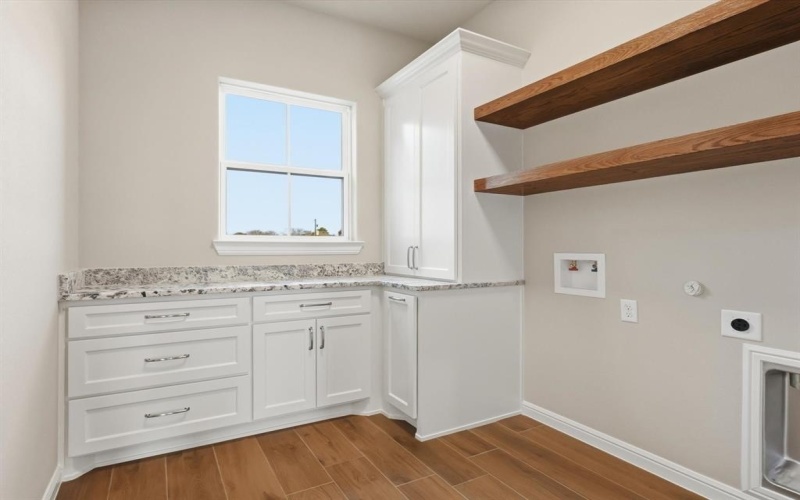 2168 Middlewood Circle, Granbury, TX 76049, 4 Bedrooms Bedrooms, ,3 BathroomsBathrooms,Residential,For Sale,2168 Middlewood Circle,0,21115543