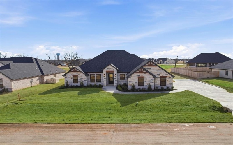 2168 Middlewood Circle, Granbury, TX 76049, 4 Bedrooms Bedrooms, ,3 BathroomsBathrooms,Residential,For Sale,2168 Middlewood Circle,0,21115543