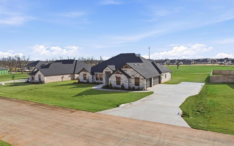 2168 Middlewood Circle, Granbury, TX 76049, 4 Bedrooms Bedrooms, ,3 BathroomsBathrooms,Residential,For Sale,2168 Middlewood Circle,0,21115543