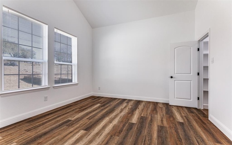 2612 Burchill Road, Fort Worth, TX 76105, 4 Bedrooms Bedrooms, ,3 BathroomsBathrooms,Residential,For Sale,2612 Burchill Road,0,21116083