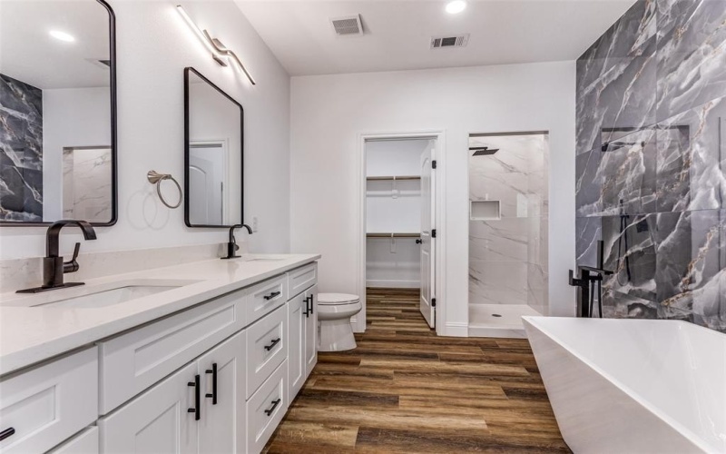 2612 Burchill Road, Fort Worth, TX 76105, 4 Bedrooms Bedrooms, ,3 BathroomsBathrooms,Residential,For Sale,2612 Burchill Road,0,21116083