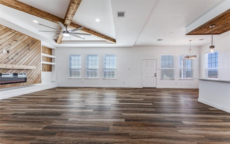 2612 Burchill Road, Fort Worth, TX 76105, 4 Bedrooms Bedrooms, ,3 BathroomsBathrooms,Residential,For Sale,2612 Burchill Road,0,21116083