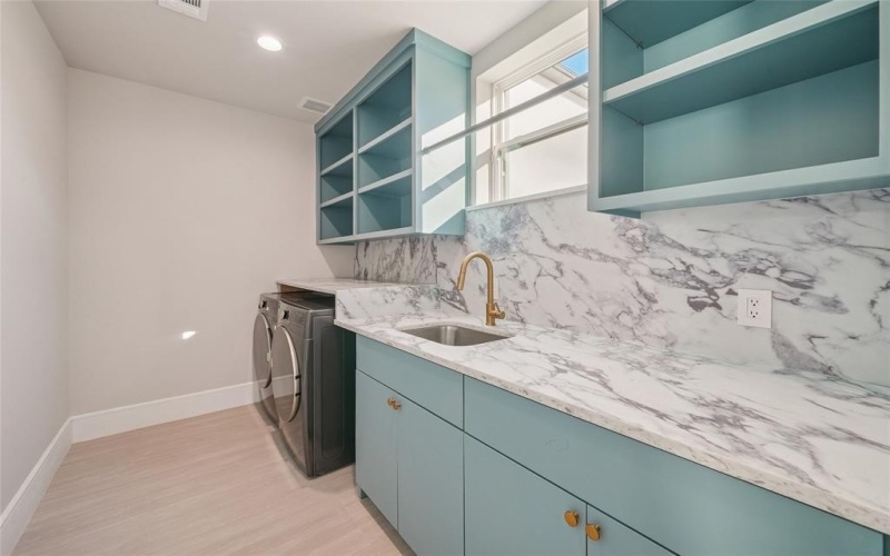 11947 Quincy Lane, Dallas, TX 75230, 5 Bedrooms Bedrooms, ,6 BathroomsBathrooms,Residential,For Sale,11947 Quincy Lane,0,21127395