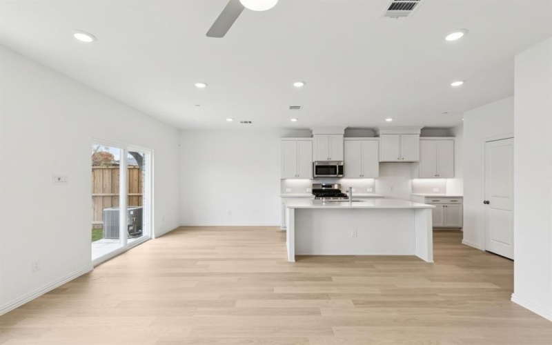 3737 Pierce Lane, Grand Prairie, TX 75052, 3 Bedrooms Bedrooms, ,2 BathroomsBathrooms,Residential,For Sale,3737 Pierce Lane,0,21135111