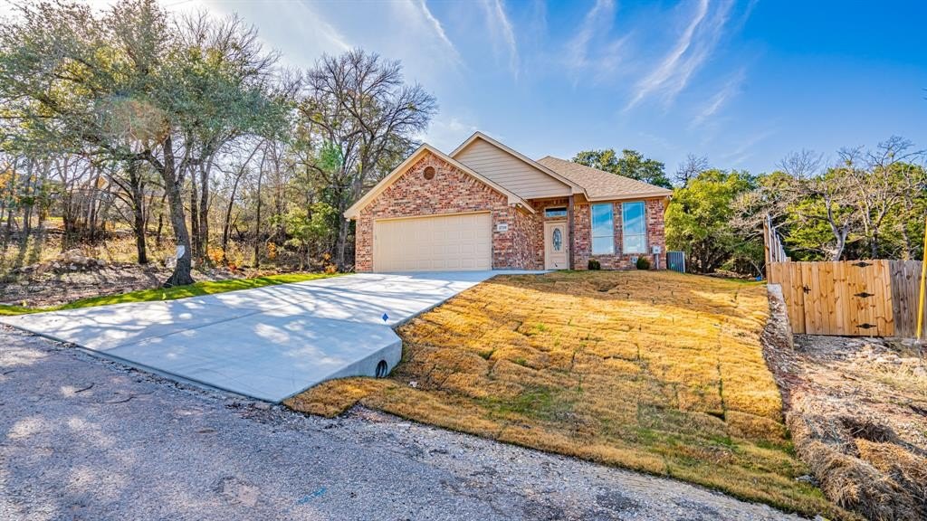 2718 Austin Drive, Granbury, TX 76048, 3 Bedrooms Bedrooms, ,2 BathroomsBathrooms,Residential,For Sale,2718 Austin Drive,0,21135923