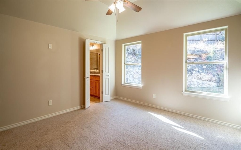 2718 Austin Drive, Granbury, TX 76048, 3 Bedrooms Bedrooms, ,2 BathroomsBathrooms,Residential,For Sale,2718 Austin Drive,0,21135923