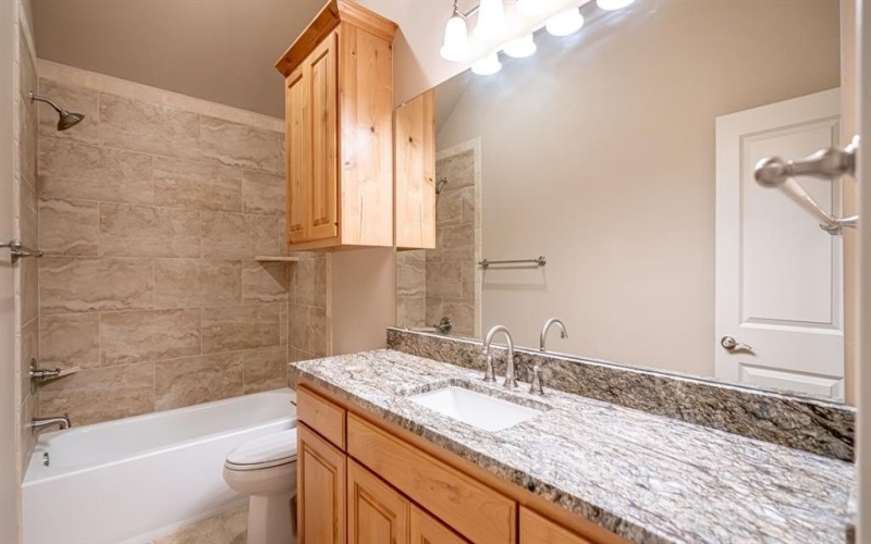 2718 Austin Drive, Granbury, TX 76048, 3 Bedrooms Bedrooms, ,2 BathroomsBathrooms,Residential,For Sale,2718 Austin Drive,0,21135923