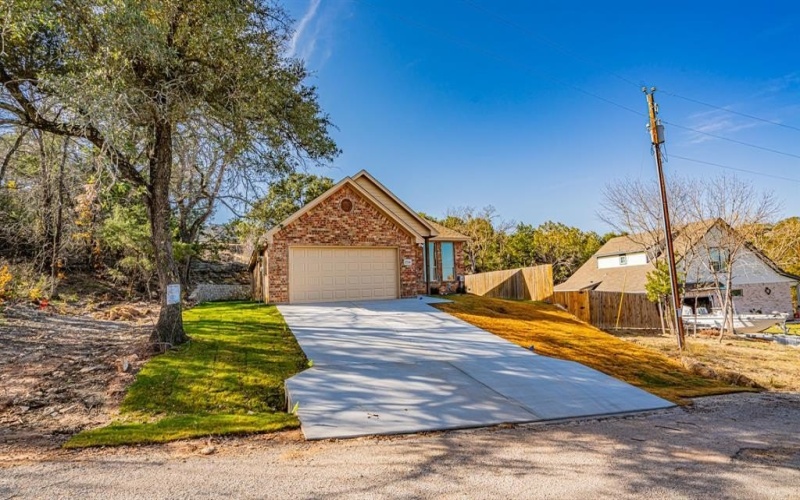 2718 Austin Drive, Granbury, TX 76048, 3 Bedrooms Bedrooms, ,2 BathroomsBathrooms,Residential,For Sale,2718 Austin Drive,0,21135923