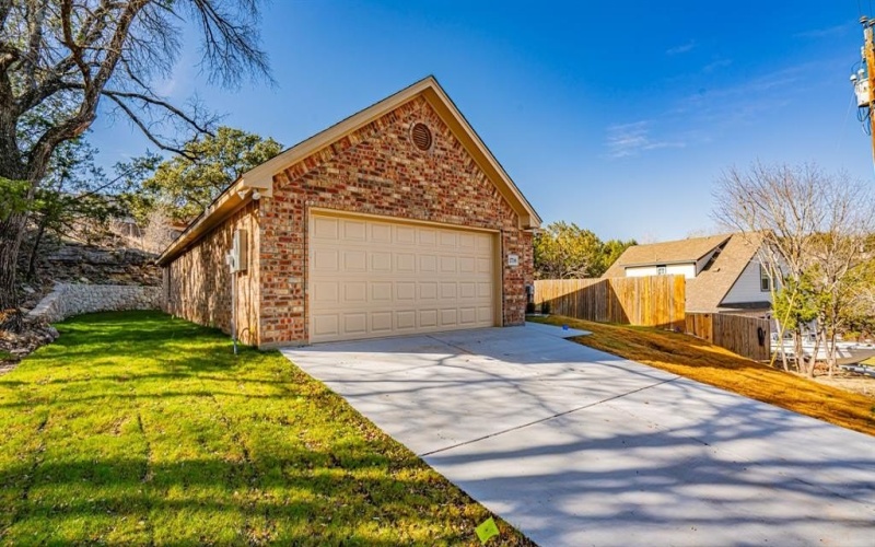 2718 Austin Drive, Granbury, TX 76048, 3 Bedrooms Bedrooms, ,2 BathroomsBathrooms,Residential,For Sale,2718 Austin Drive,0,21135923