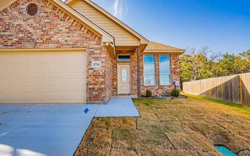 2718 Austin Drive, Granbury, TX 76048, 3 Bedrooms Bedrooms, ,2 BathroomsBathrooms,Residential,For Sale,2718 Austin Drive,0,21135923