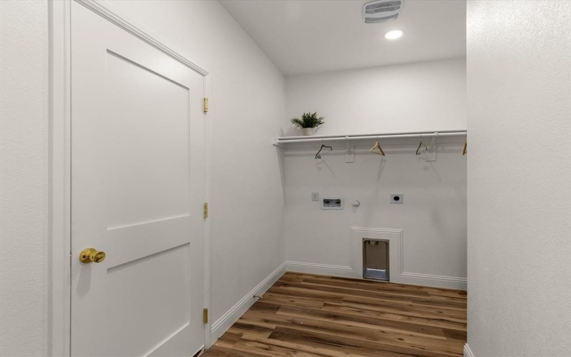 3735 Ada Avenue, Fort Worth, TX 76105, 4 Habitaciones Habitaciones , ,3 BañosBaños,Residential,En Venta,3735 Ada Avenue,0,21136043