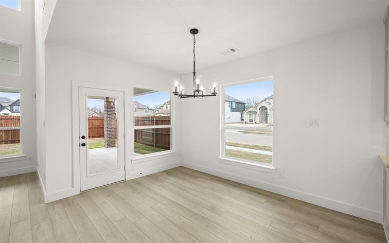 341 Loretta Lane, Burleson, TX 76028, 5 Habitaciones Habitaciones , ,5 BañosBaños,Residential,En Venta,341 Loretta Lane,0,21136196