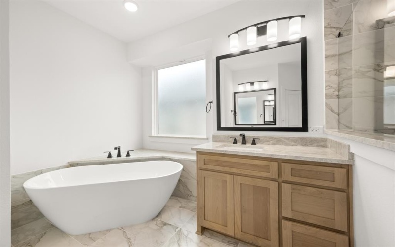 341 Loretta Lane, Burleson, TX 76028, 5 Habitaciones Habitaciones , ,5 BañosBaños,Residential,En Venta,341 Loretta Lane,0,21136196