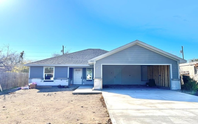 1407 Parker St, San Angelo, TX 76901, 3 Habitaciones Habitaciones , ,2 BañosBaños,Residential,En Venta,1407 Parker St,0,130091