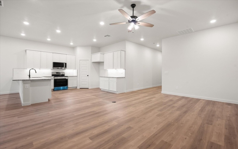 2401 Aberdeen Avenue, Wolfforth, TX 79382, 4 Bedrooms Bedrooms, ,2 BathroomsBathrooms,Residential,For Sale,2401 Aberdeen Avenue,0,202564281