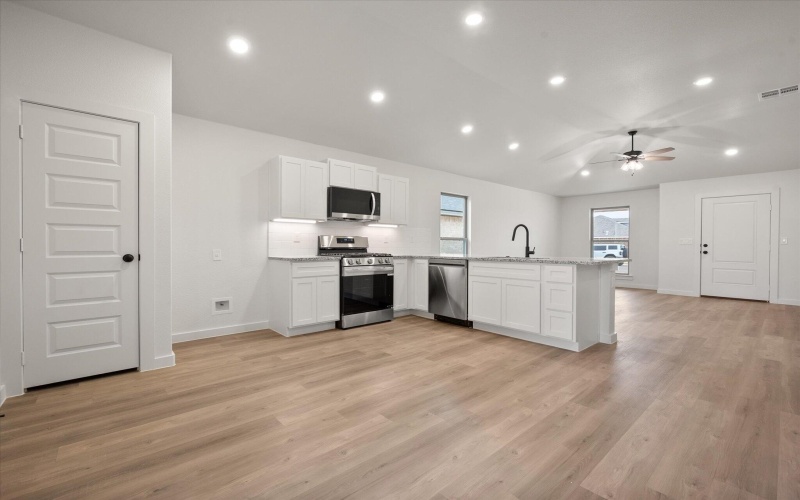 3026 138th Place, Lubbock, TX 79423, 3 Habitaciones Habitaciones , ,2 BañosBaños,Residential,En Venta,3026 138th Place,0,202564355