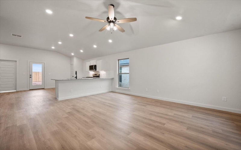 3026 138th Place, Lubbock, TX 79423, 3 Habitaciones Habitaciones , ,2 BañosBaños,Residential,En Venta,3026 138th Place,0,202564355