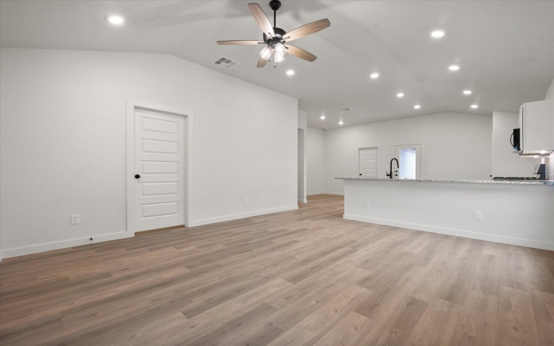 3026 138th Place, Lubbock, TX 79423, 3 Habitaciones Habitaciones , ,2 BañosBaños,Residential,En Venta,3026 138th Place,0,202564355