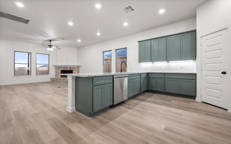 2402 Aberdeen Avenue, Wolfforth, TX 79382, 3 Habitaciones Habitaciones , ,2 BañosBaños,Residential,En Venta,2402 Aberdeen Avenue,0,202564360