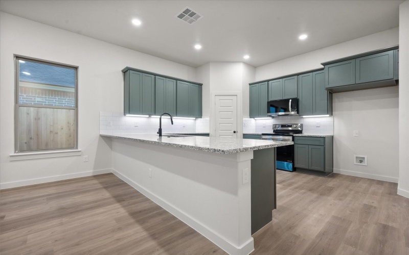 2402 Aberdeen Avenue, Wolfforth, TX 79382, 3 Habitaciones Habitaciones , ,2 BañosBaños,Residential,En Venta,2402 Aberdeen Avenue,0,202564360