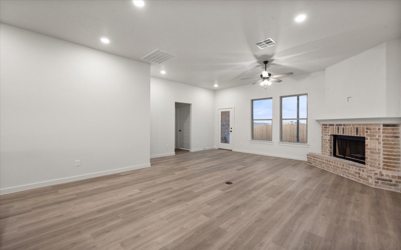 2402 Aberdeen Avenue, Wolfforth, TX 79382, 3 Habitaciones Habitaciones , ,2 BañosBaños,Residential,En Venta,2402 Aberdeen Avenue,0,202564360