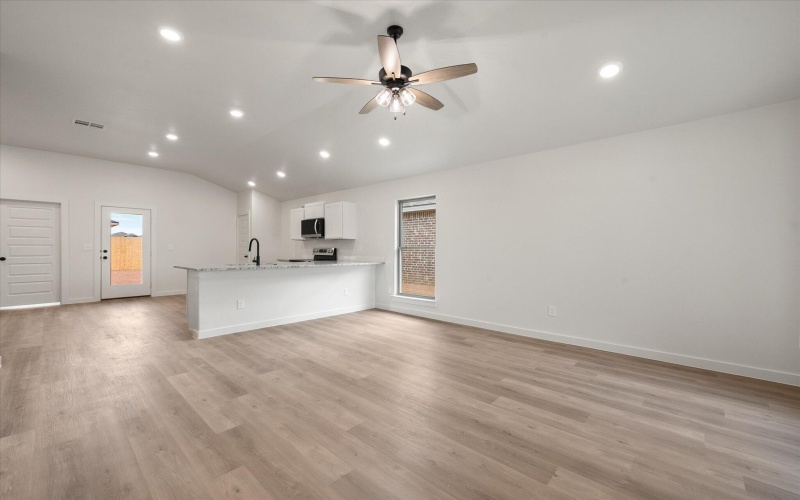 2406 Aberdeen Avenue, Wolfforth, TX 79382, 3 Bedrooms Bedrooms, ,2 BathroomsBathrooms,Residential,For Sale,2406 Aberdeen Avenue,0,202564361