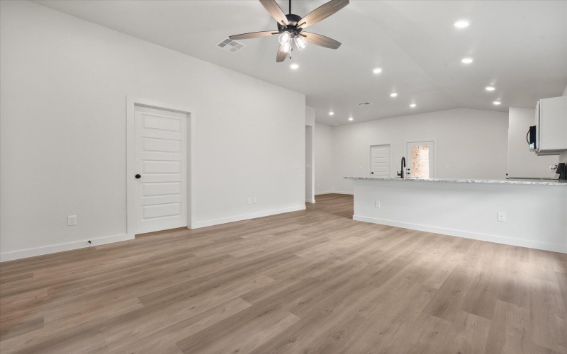 2406 Aberdeen Avenue, Wolfforth, TX 79382, 3 Bedrooms Bedrooms, ,2 BathroomsBathrooms,Residential,For Sale,2406 Aberdeen Avenue,0,202564361